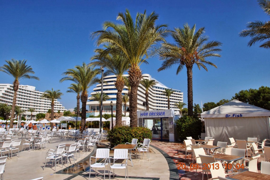 imagini hotel TITANIC LARA